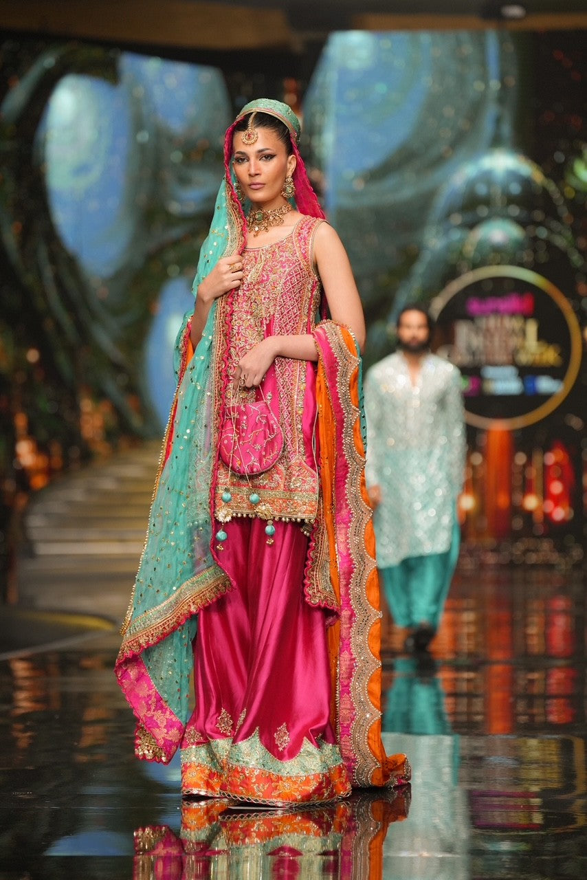 strapless open back dress HOT PINK MEHNDI DRESS – Sophia Pakistan