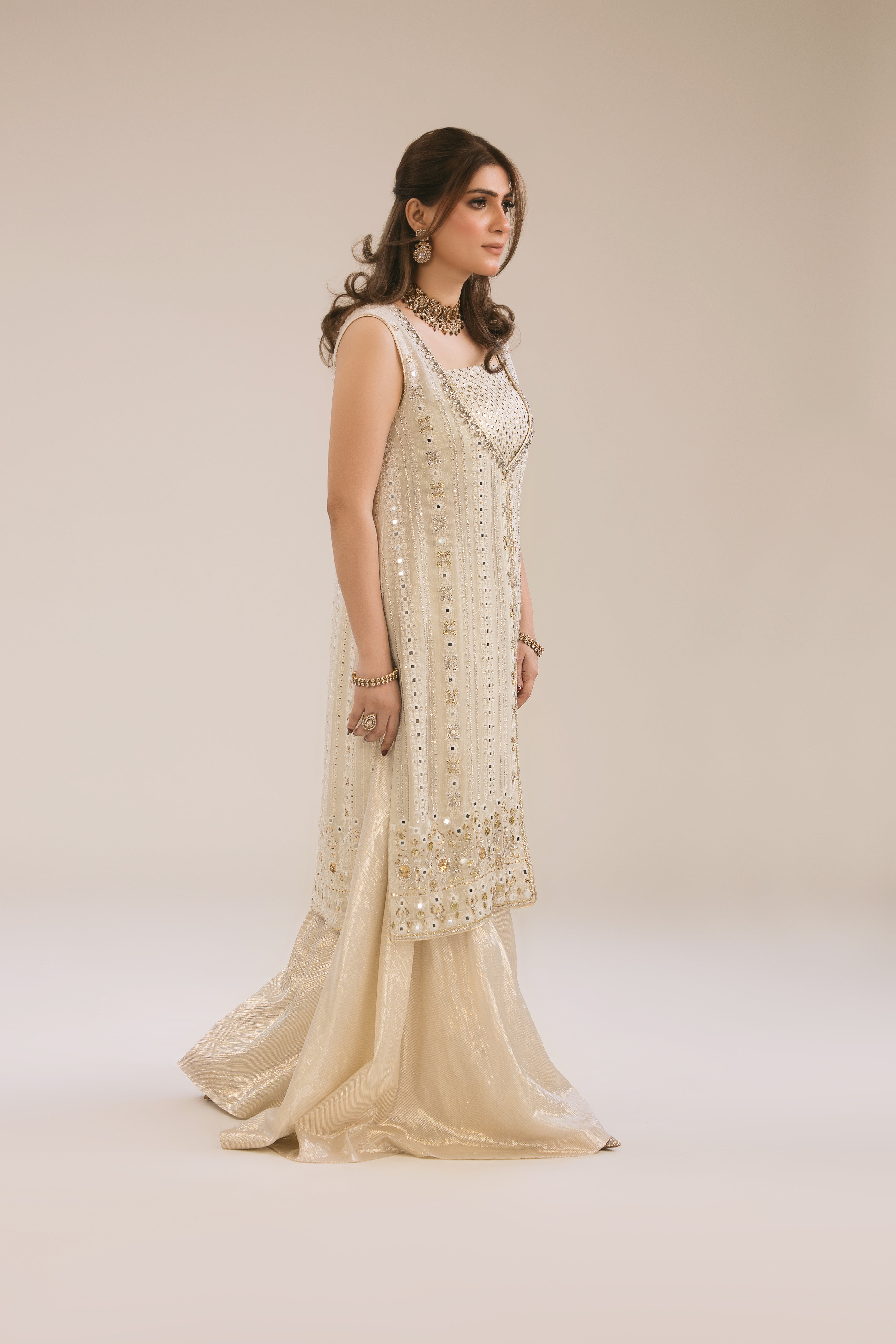 CHIKANKARI LUMINA