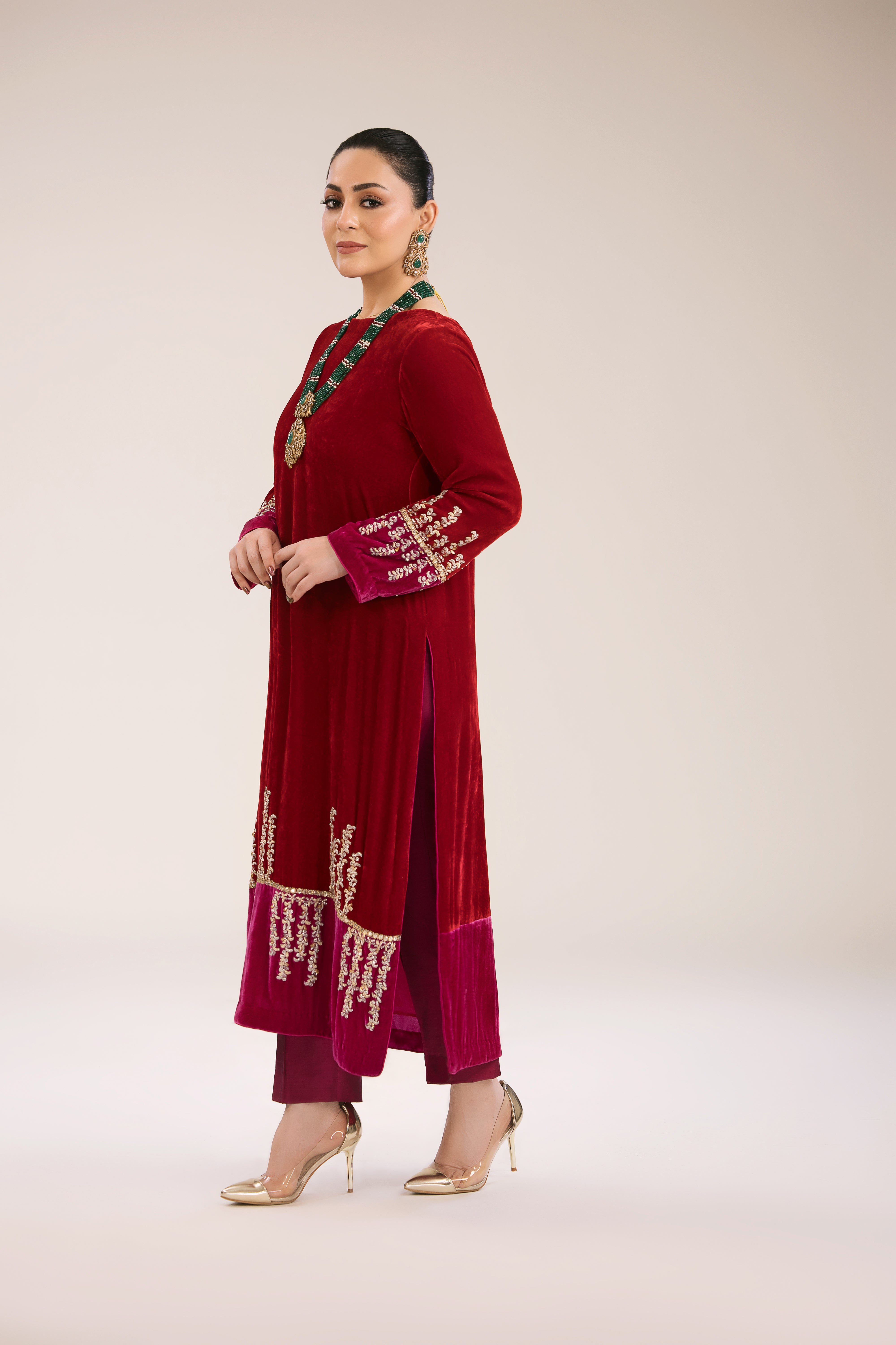 ELEGANT VELVET DRESS