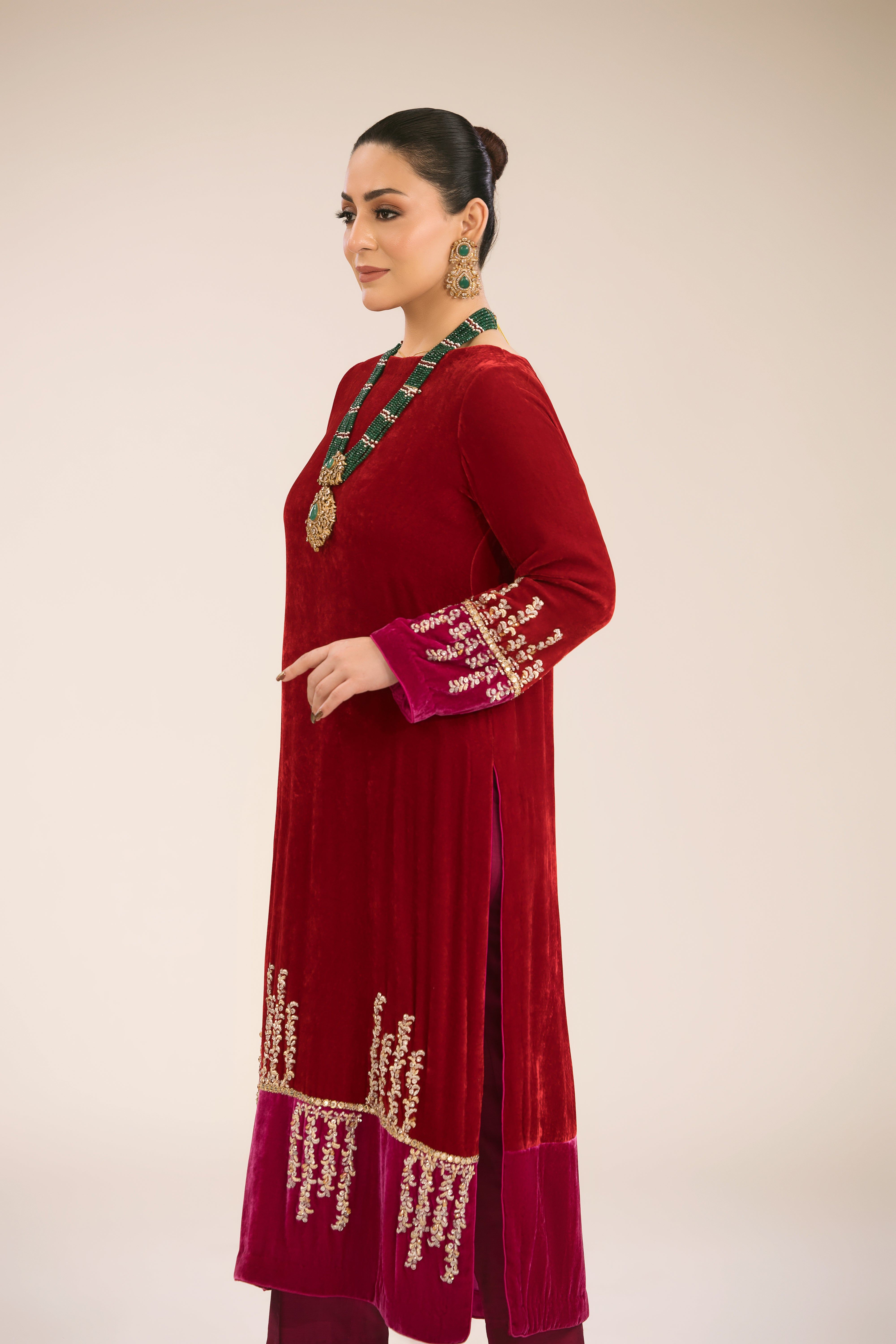 ELEGANT VELVET DRESS